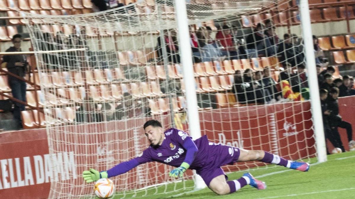 El Nàstic té 'overbooking' a la porteria amb cinc jugadors