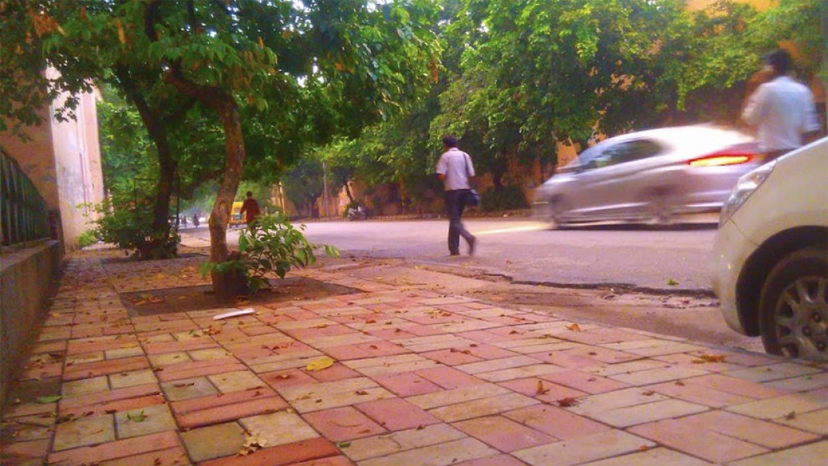 India: un joven se suicida y violan y humillan en público a la chica que lo rechazó