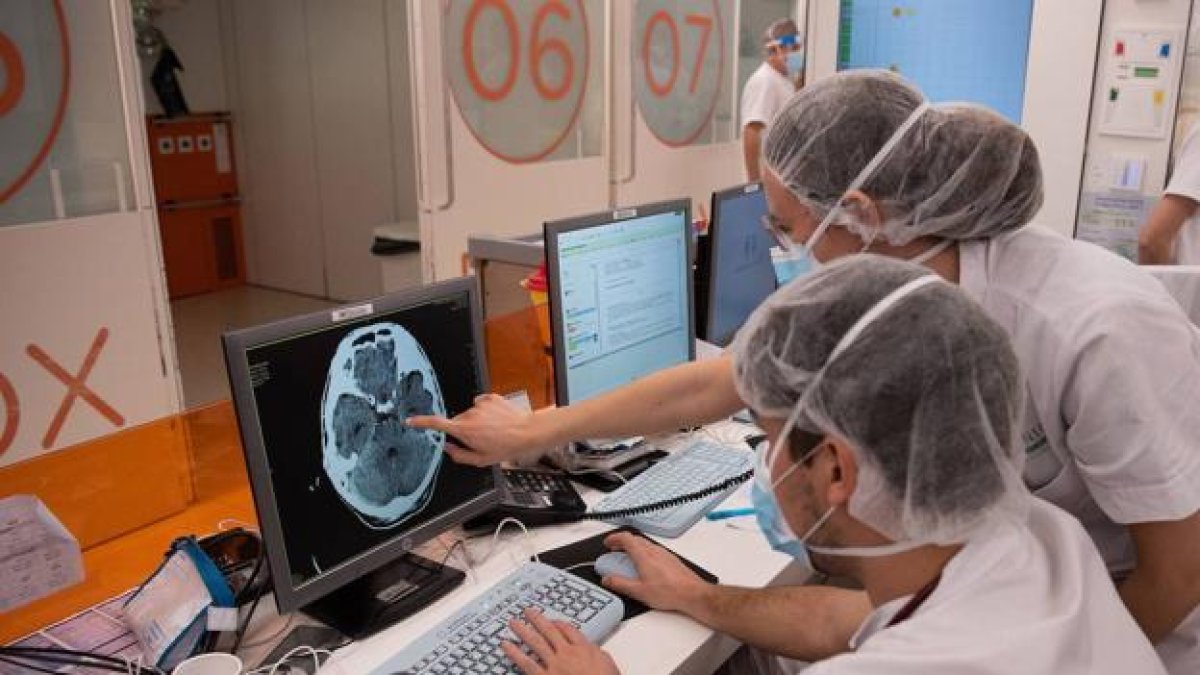 El Clínic utilitza amb èxit per primer cop una nova tècnica per a la cirurgia de pedres al ronyó