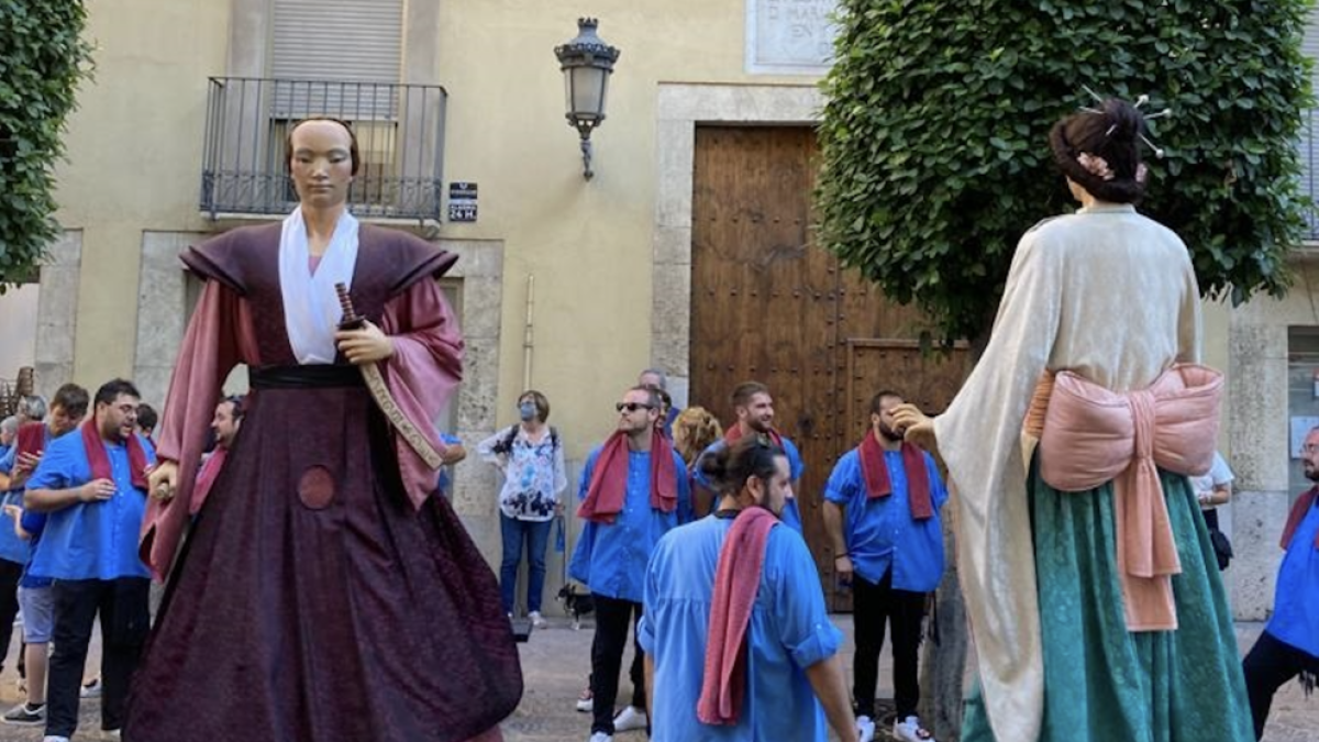 Acord entre el Centre d'Amics de Reus i la Colla Gegantera de Reus per usar la seu