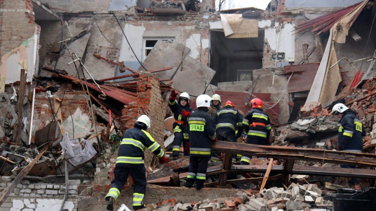 Nova nit d'alarmes antiaèries i explosions a les ciutats de Kíiv i Lviv