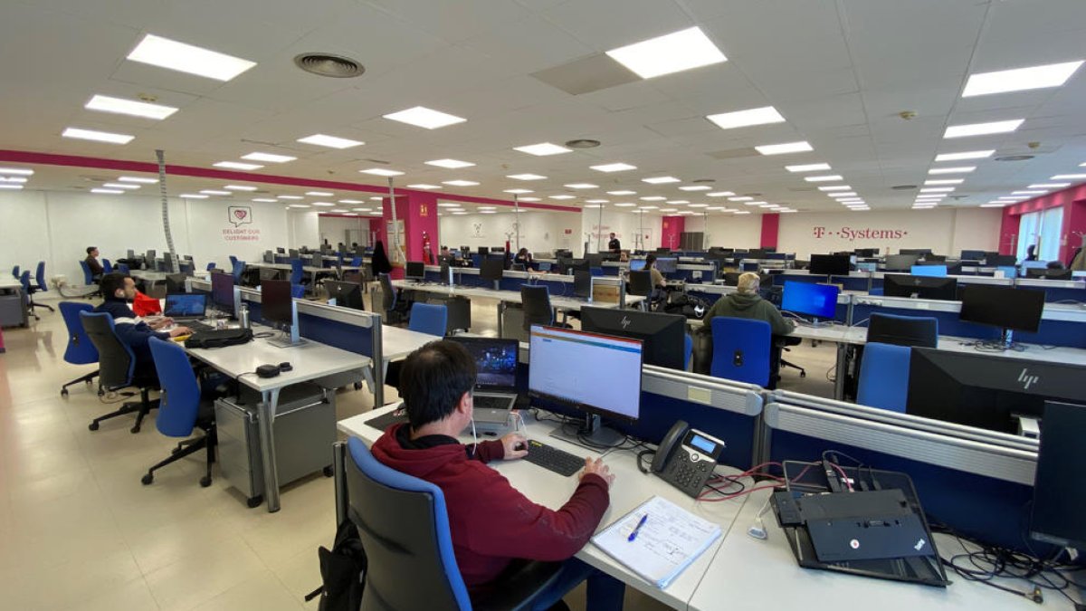 La inflació enfonsa el poder adquisitiu de les llars i els sindicats exigeixen «responsabilitat» a les grans empreses