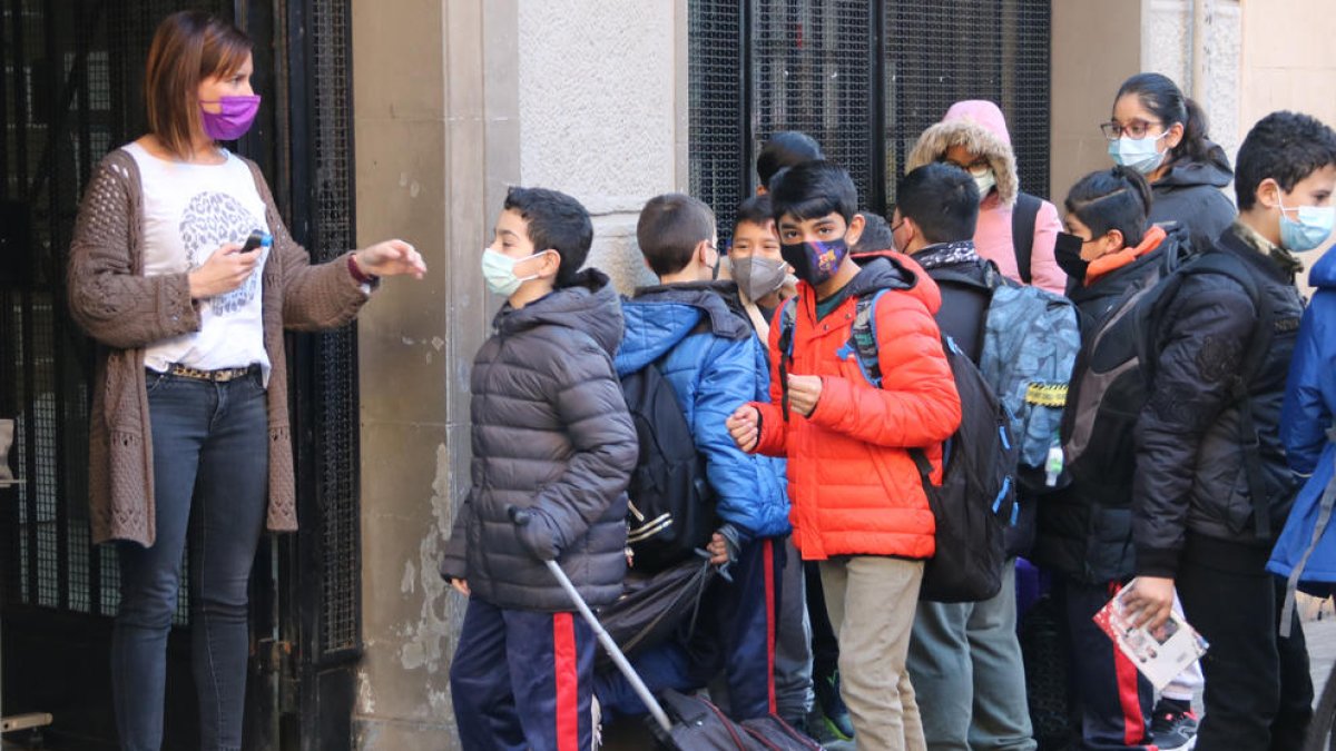 Els nens tornen a l'escola aquest dimarts sense mascaretes obligatòries