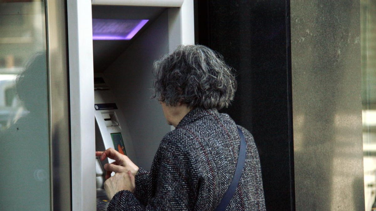Tarragona cierra el 56% de las oficinas bancarias, mientras que sus clientes aumentan un 135%