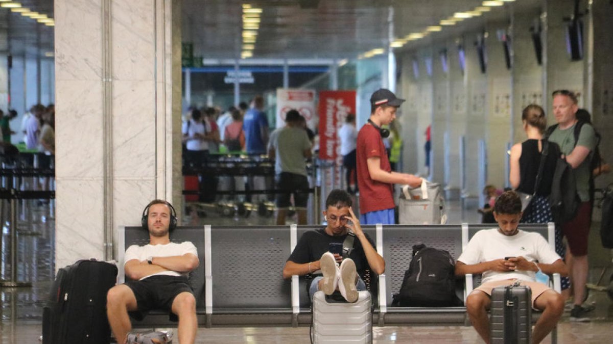 Más de un millón de turistas visitaron Cataluña en noviembre, un 10% menos que antes de la pandemia