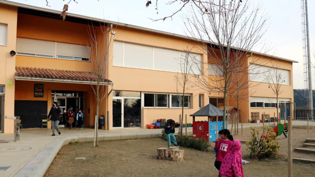 Educación declara 1.829 positivos más, con 10.993 personas aisladas (-458)