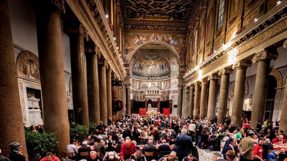 Sant Egidi organiza un año más la comida de Navidad para personas vulnerables en Tarragona
