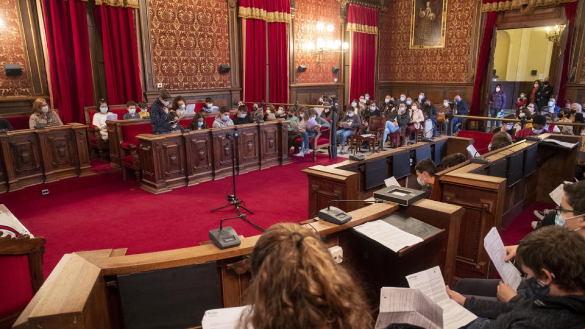 El Consejo Municipal de Niños de Tarragona vuelve a la presencialidad al salón de plenos
