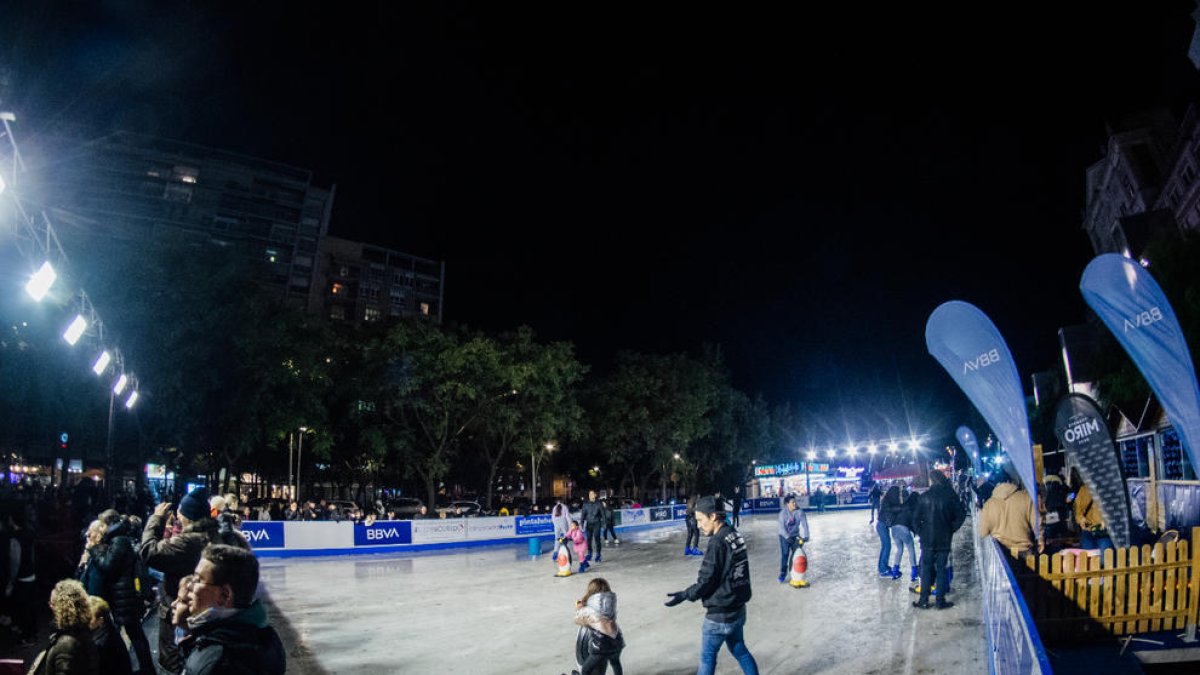 Uns 2.500 infants participen en les activitats de Nadal de la plaça de la Llibertat