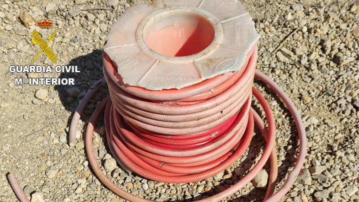 Encuentran cuatro kilos de explosivo en cordón detonante en Roda de Berà