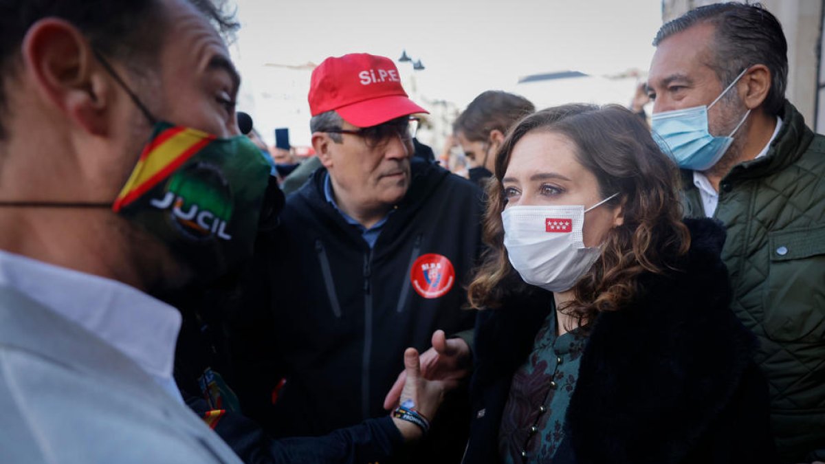 Ayuso anuncia que entregará en la Fiscalía la información del contrato de su hermano