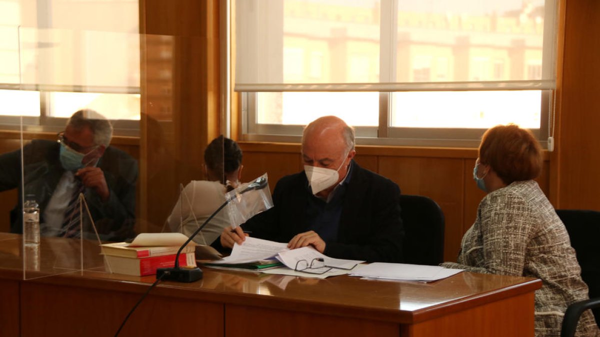 La acusada de echar a su bebé a un contenedor de Torreforta confiesa que el padre abusaba sexualmente de ella