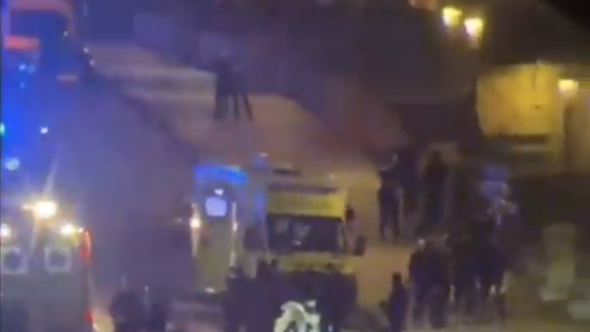 Dos muertos y un herido en París en un coche que arremetió contra policías