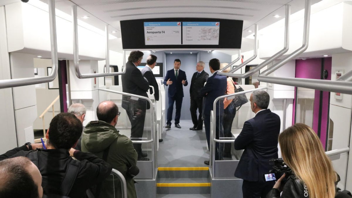 La flota renovada de Renfe empezará a implantarse al R2 Sur y en la red de Regionales Sur