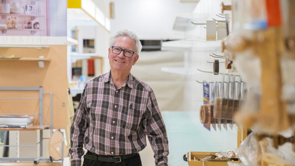 Bricolatge Martí baixa la persiana per jubilació després de 40 anys a Reus