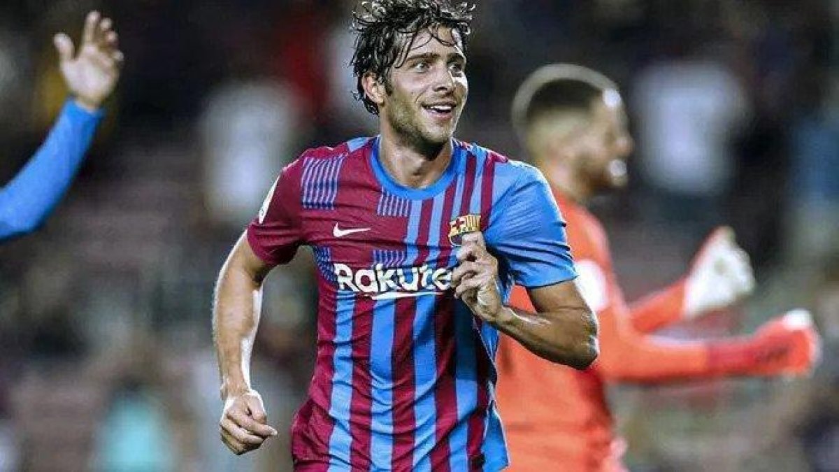 El reusenc Sergi Roberto renova per una temporada amb el Barça
