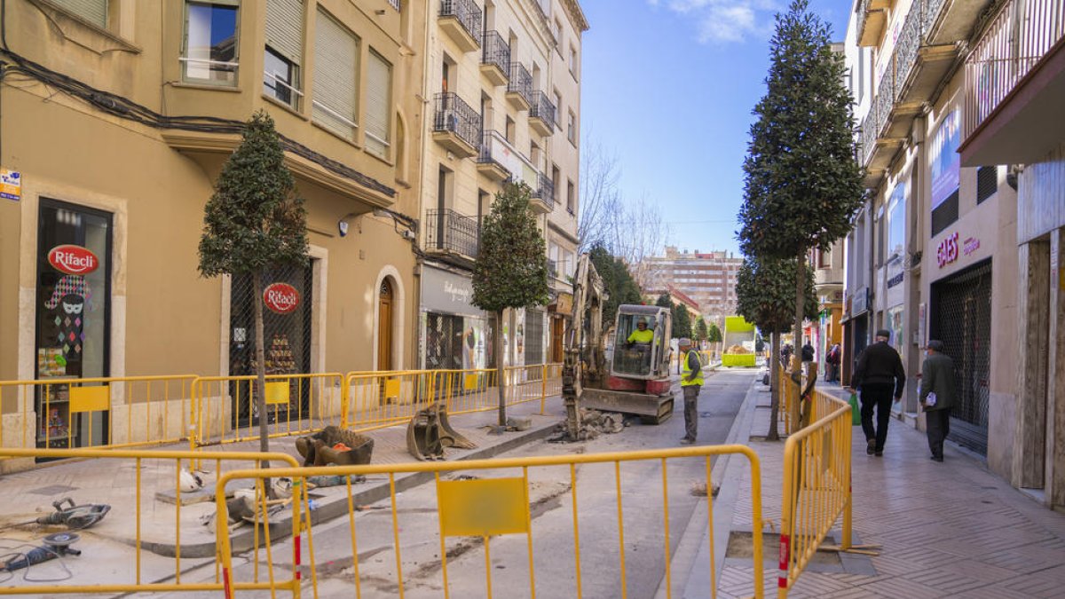 La avenida Prat de la Riba de Reus, corte por obras