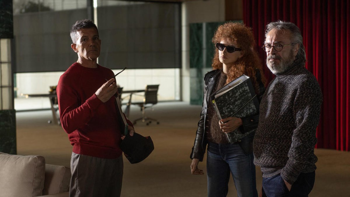 La producción catalana 'Competencia oficial' y la película 'Trozo' llegan este viernes al cine