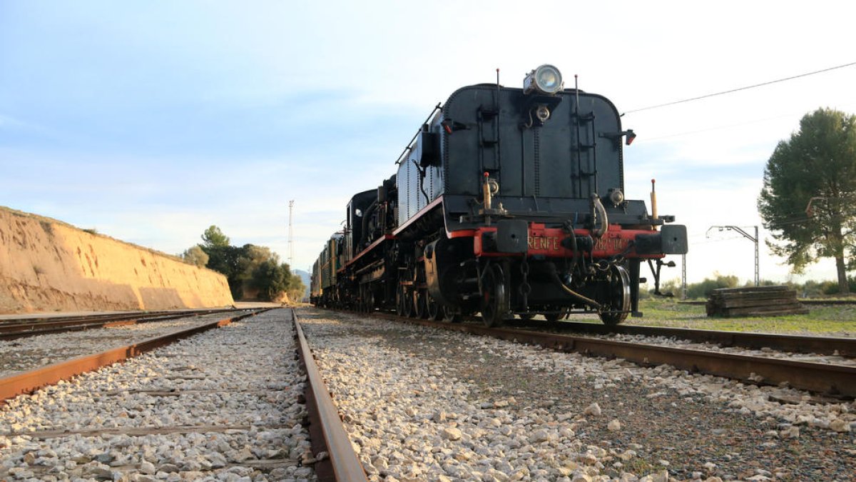 El Museu del Ferrocarril de Móra la Nova incorpora tres locomotores del segle XX de Lleida