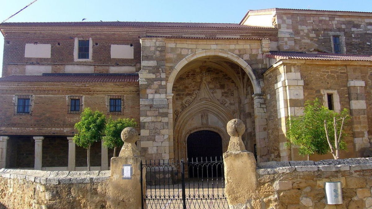 Un pueblo de Palencia contrata a un detective para investigar a tres de sus vecinos