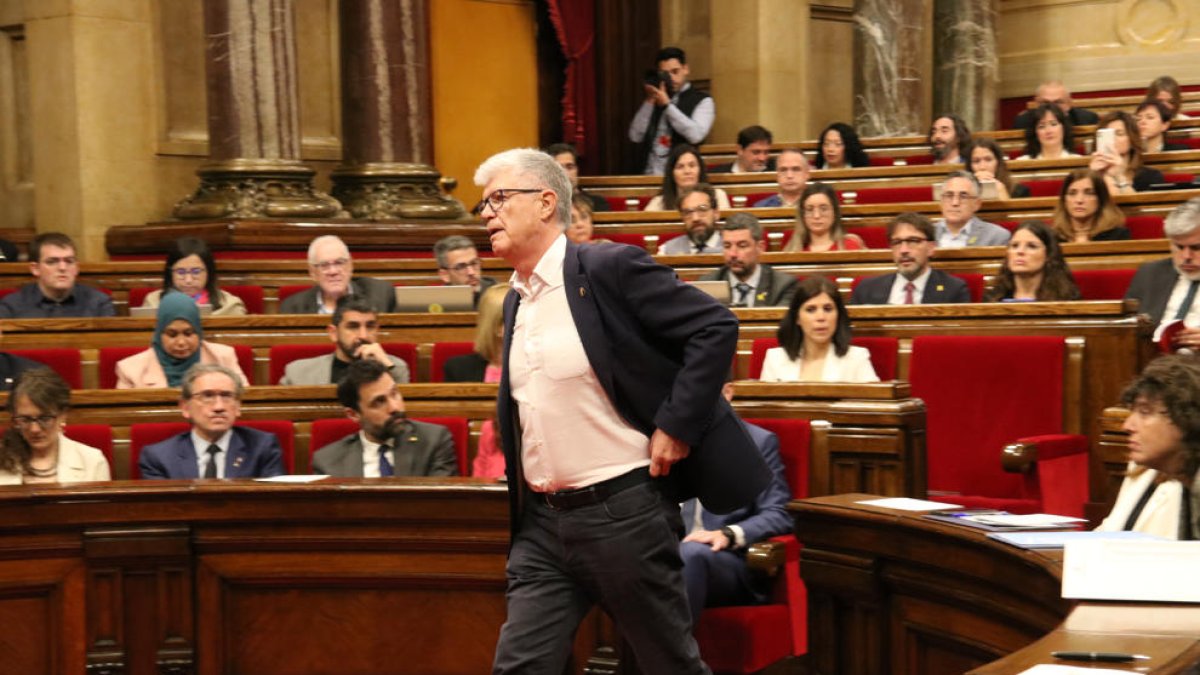 Expulsen al diputat de Cs Matías Alonso per protestar sobre el 'Catalangate'