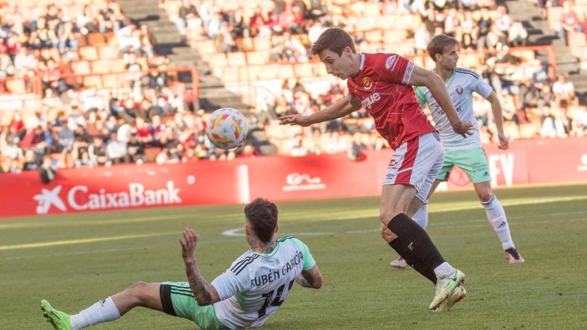 El Nàstic cae con honor contra el Osasuna (1-2)