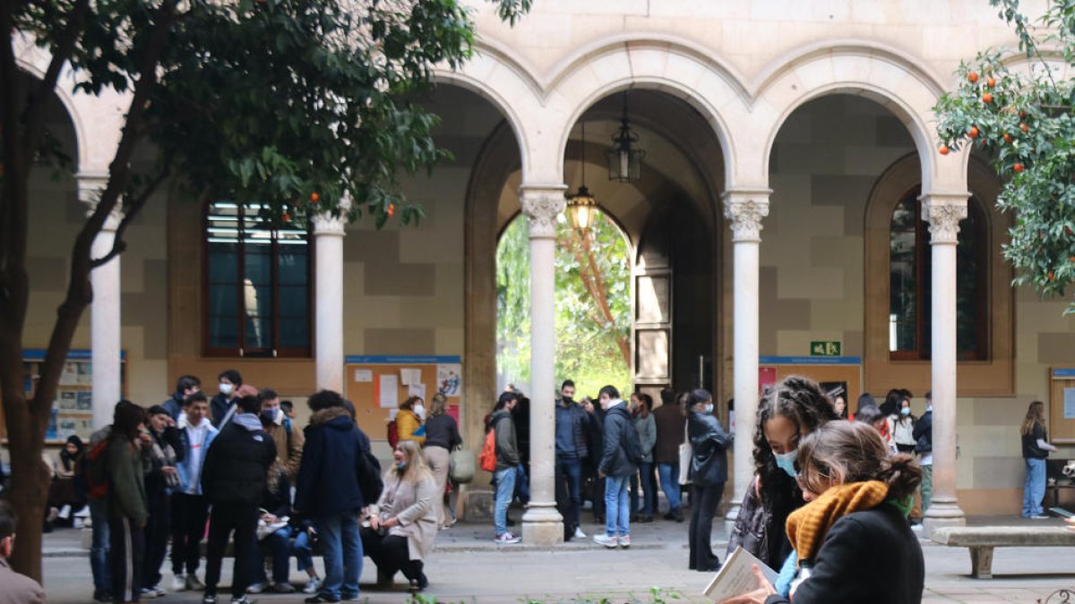 Las Universidades crean nuevos servicios de soporte emocional por el aumento de peticiones