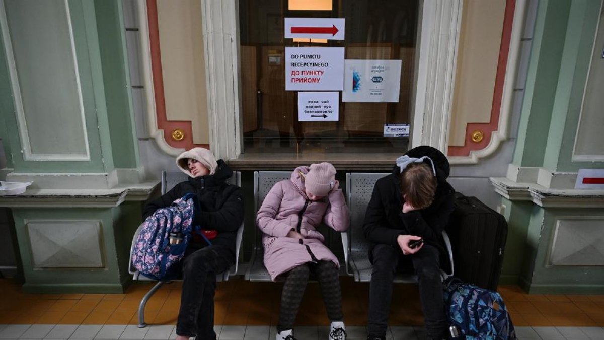 15.000 ucranianos han cruzado a Polonia y 16.000 a Moldavia, según una ONG