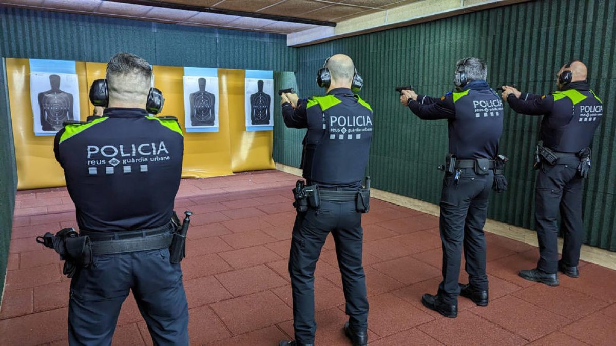 La galeria de tir de la Guàrdia Urbana de Reus es posa en funcionament