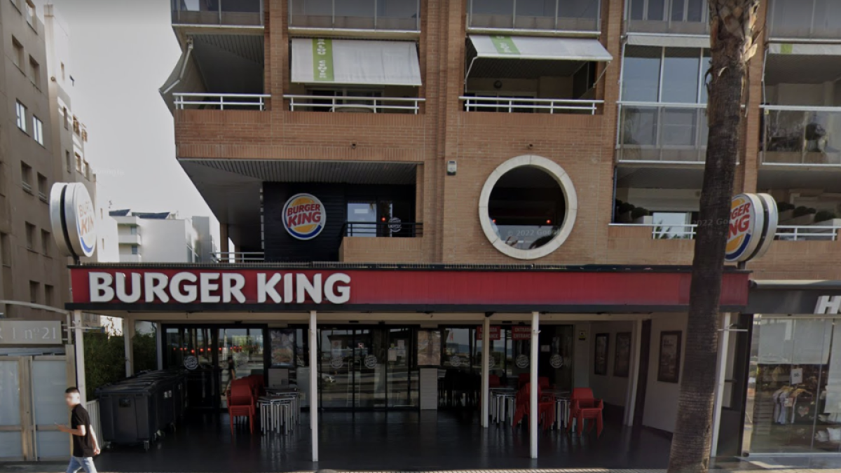 Incendio en el Burger King del paseo Jaume I de Salou