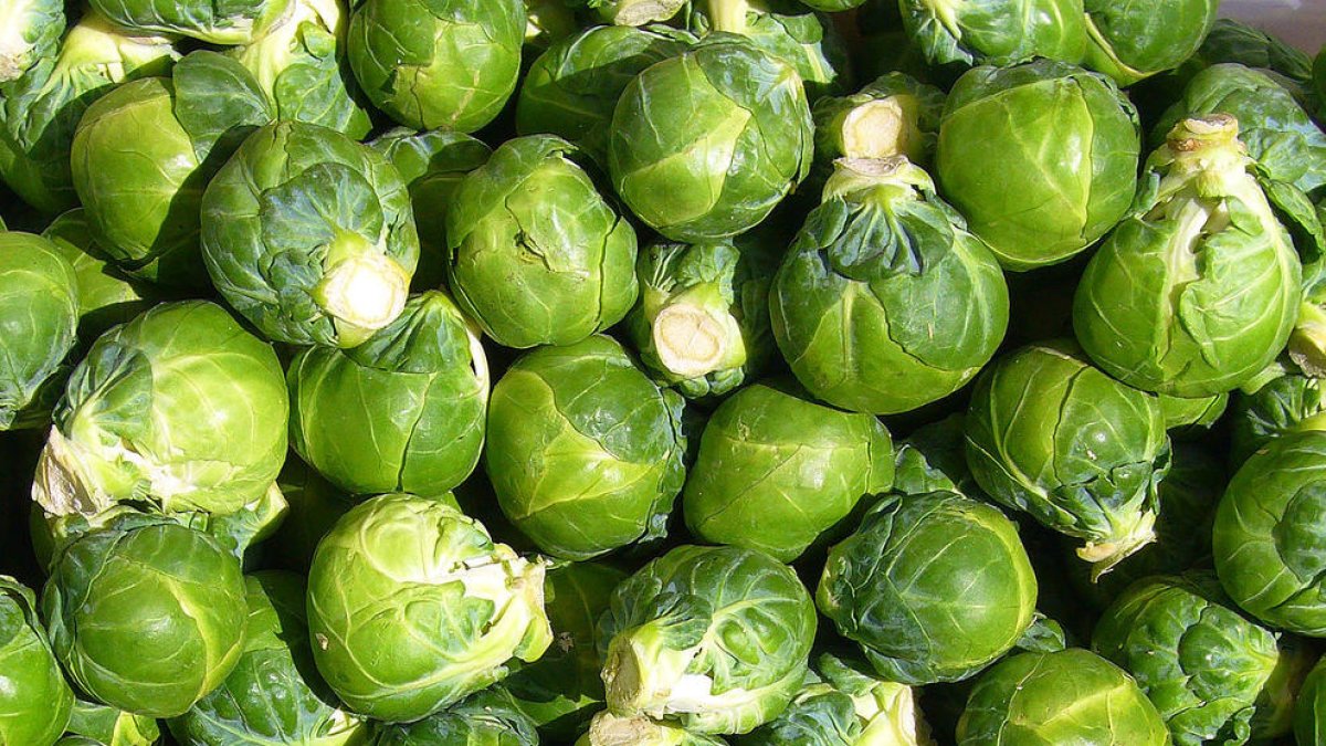 Esta es la verdura poco consumida en España que contiene más vitamina C que la naranja