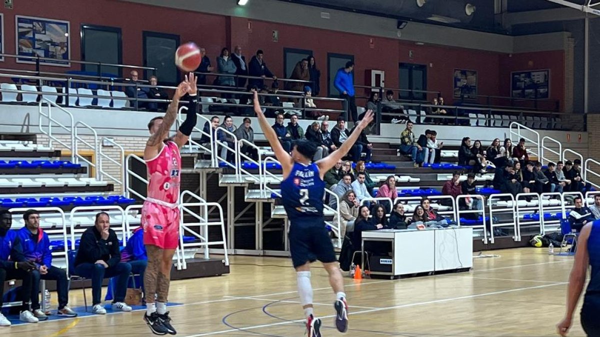 El CBT recupera la sonrisa contra el Helios (58-64)