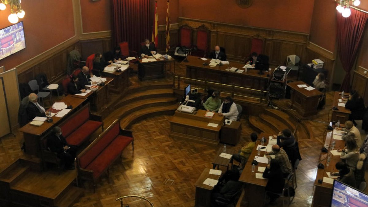 Comencen a jutjar un home per deixar morir la seva parella per un atac diabètic i gravar-la agonitzant a Viladecans