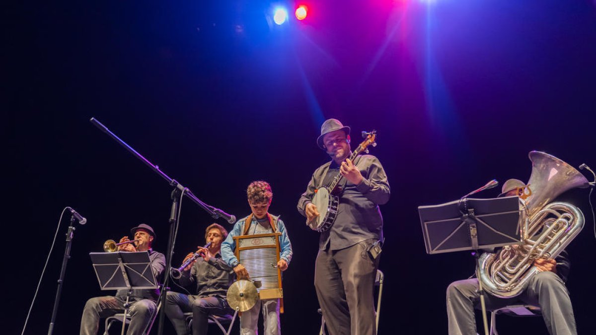 Tarragona convoca el concurs per a les imatges del Dixieland, el Concurs de Focs i Sant Magí