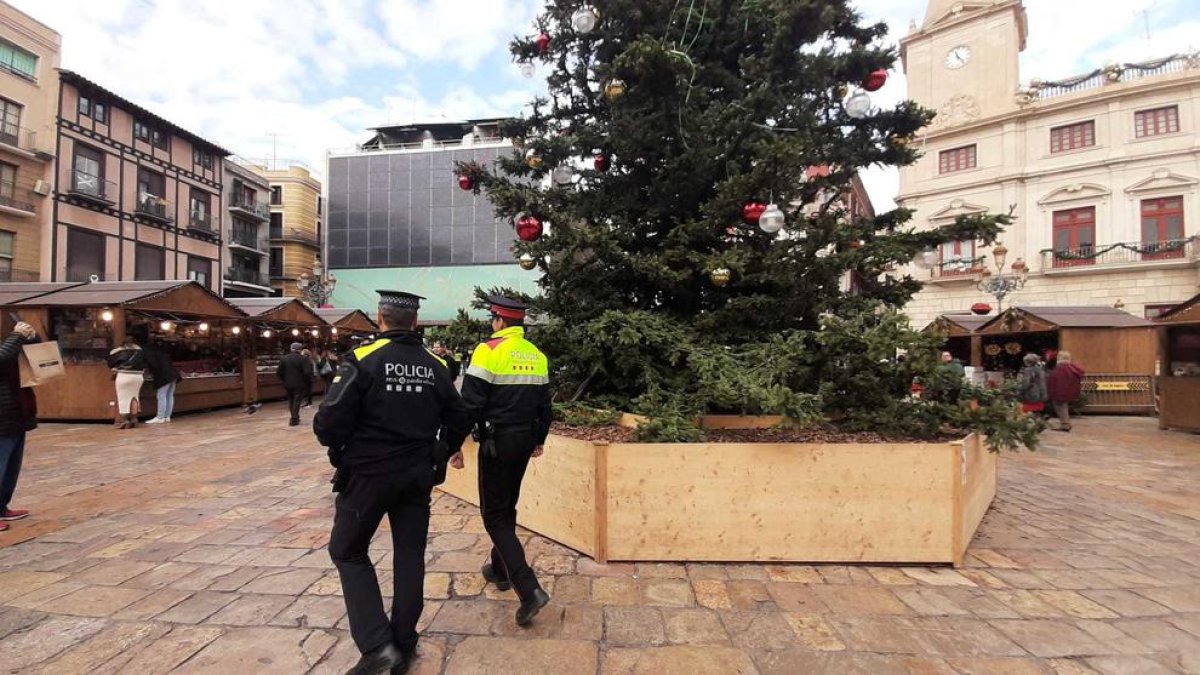 Una detención y 18 actas administrativas levantadas durante el dispositivo de seguridad de Navidad en Reus