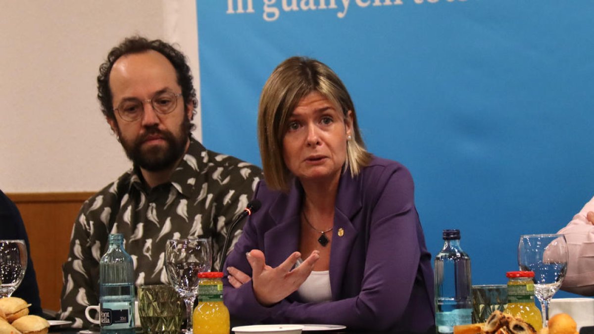 Defensen que la gestió de l'aeroport de Reus s'assumeixi des del territori i no des de Madrid