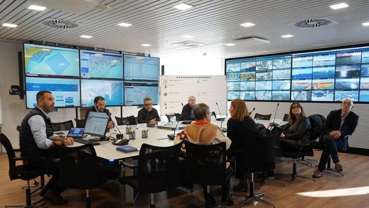 La directora de Protecció Civil, Marta Cassany, visita el Port de Tarragona