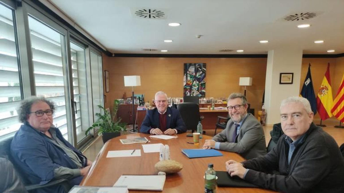 Salou quiere abrir al público la pedrera pequeña para los usuarios de la playa del Racó