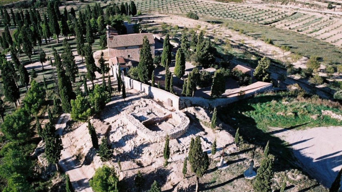 Els jaciments de Caseres i Vilalba dels Arcs estaven vinculats i pensats per a usos rituals