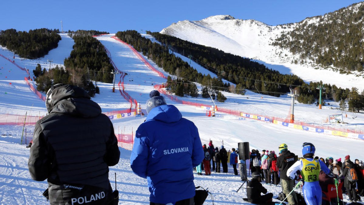 Trabajadores de estaciones de FGC, llamados a hacer seis días huelga durante los campeonatos del mundo de Para Snowboard en la Molina