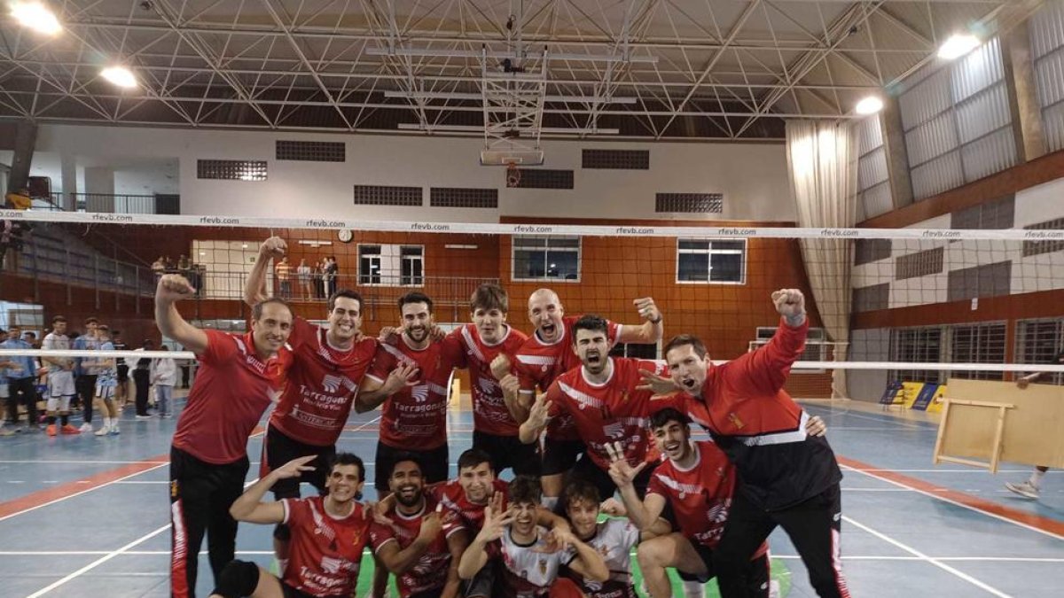 El CV Sant Pere i Sant Pau gana y da un paso de gigante hacia el 'play-off' (0-3)