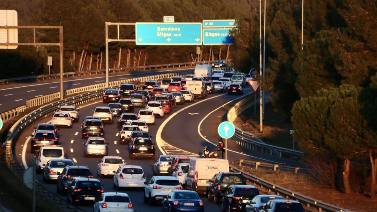 Exigen una «solución» para la C-32 después de que el Parlamento tumbara la gratuidad