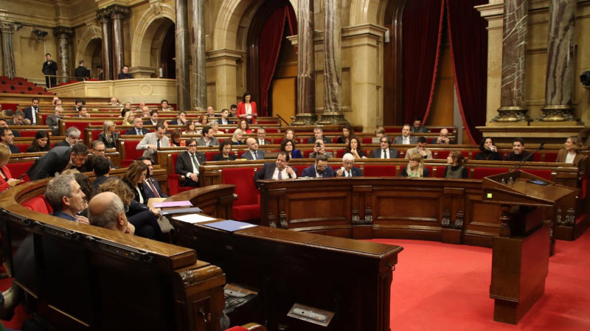 El PSC (34-40 escons) guanyaria les eleccions, seguit d'ERC (29-34) i Junts (22-28), segons el CEO