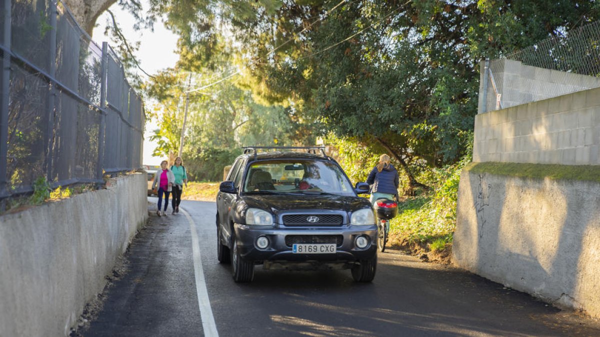 Bicicamp denuncia la perillositat del remodelat camí de la Pedra Estela a Reus