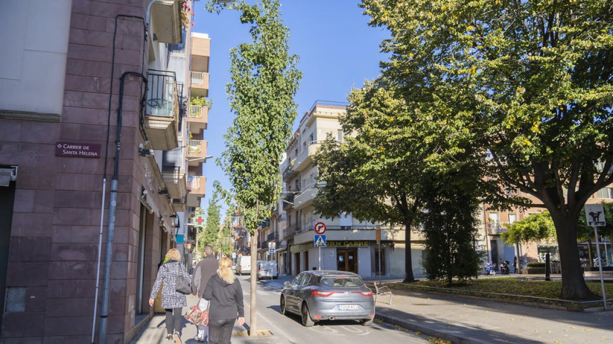 La AV Reus Nord prepara unos aleluyas sobre los comercios de la calle Ample