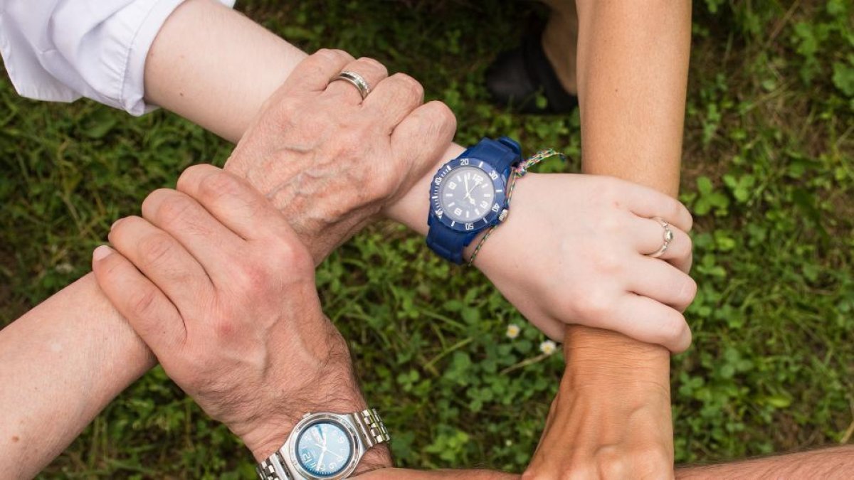 Tener vínculos sociales fuertes mejora la salud