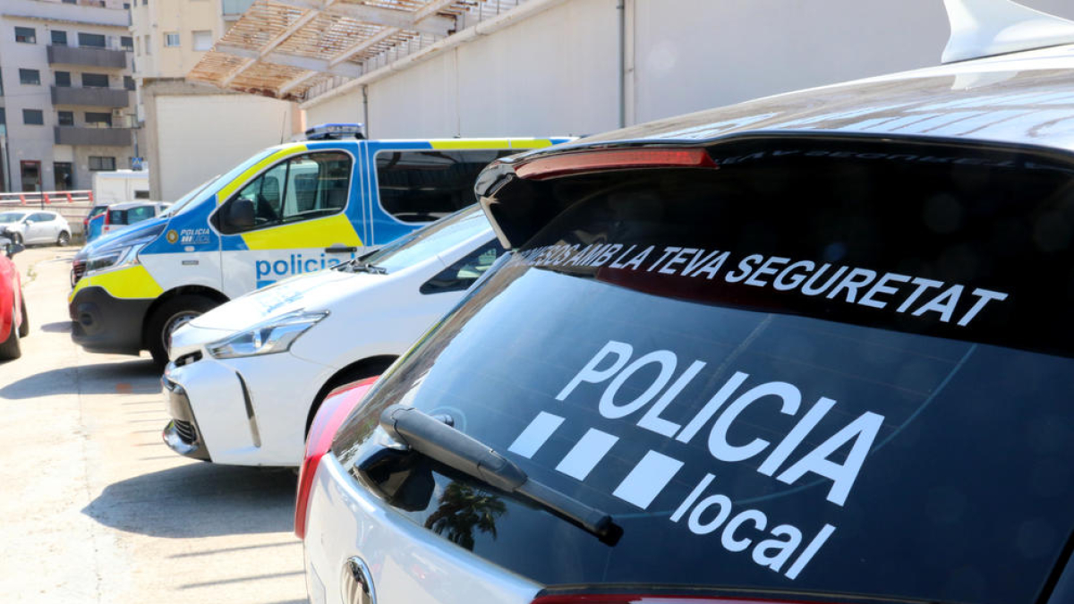 Salvan a dos bebés en el Vendrell que vivían en un piso con su madre en situación de insalubridad