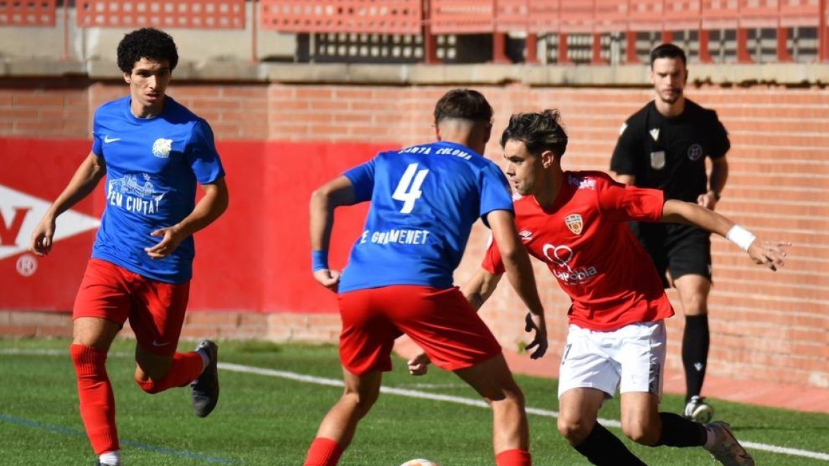 El CF Pobla de Mafumet cedeix Víctor Valverde a la Unió Esportiva Olot