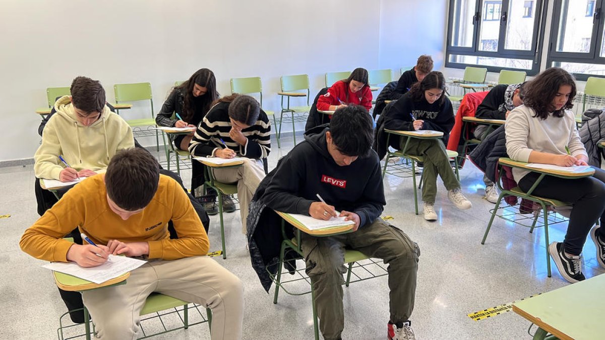 Queixes als centres escolars de Tarragona pels nous exàmens censals de català