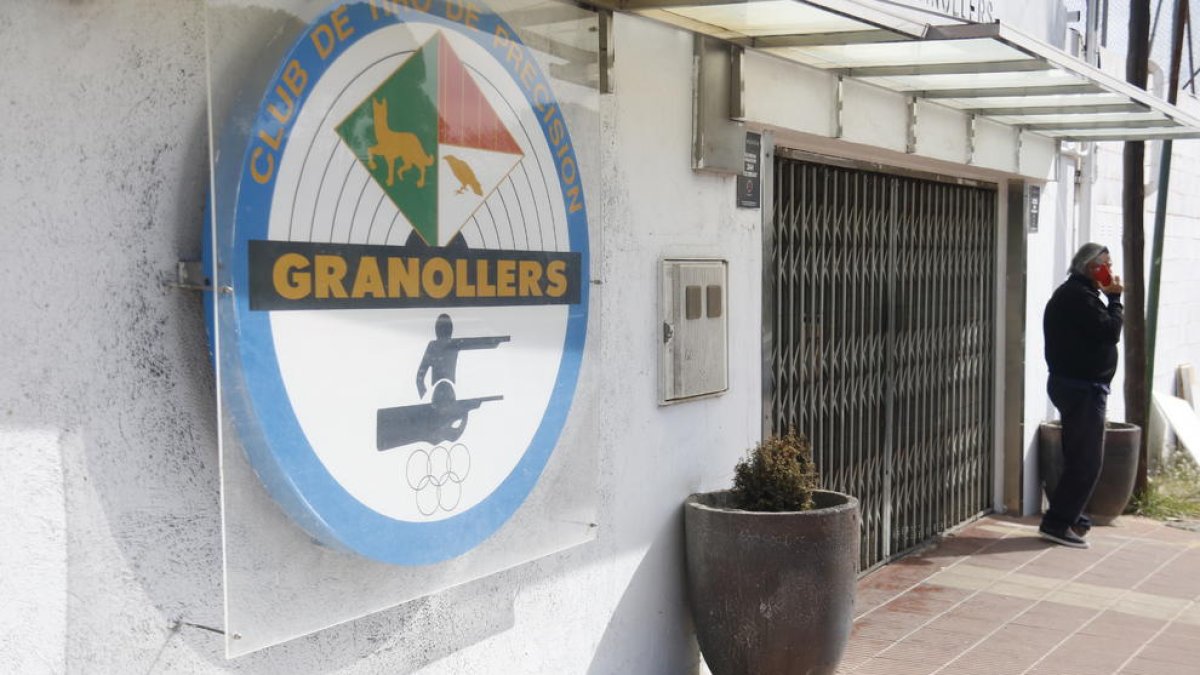 Un soci del club de tir de Canovelles: «Mai ha passat res, som els que estem més controlats»